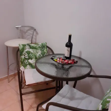Apartment In Flora