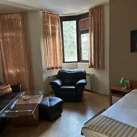 In Flora Apartman *