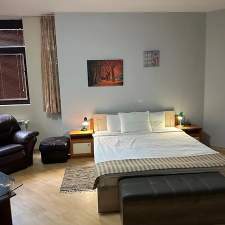 In Flora Apartment