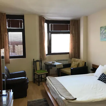 In Flora Apartman